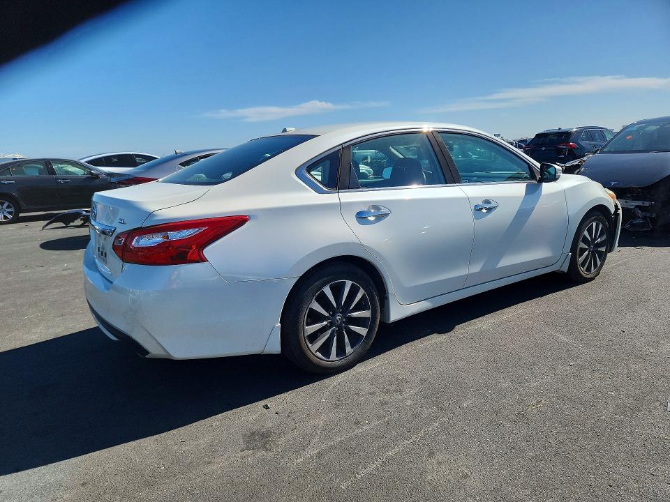 2016 Nissan Altima მანქანა იყიდება აუქციონზე, vin: 1N4AL3APXGC130035, აუქციონის ნომერი: 55273506