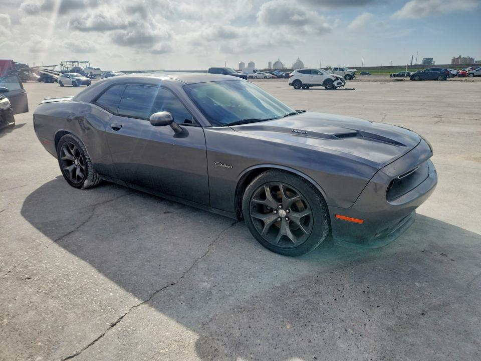 58529356 :رقم المزاد ، 2C3CDZBT0FH500505 vin ، 2015 Dodge Challenger مزاد بيع