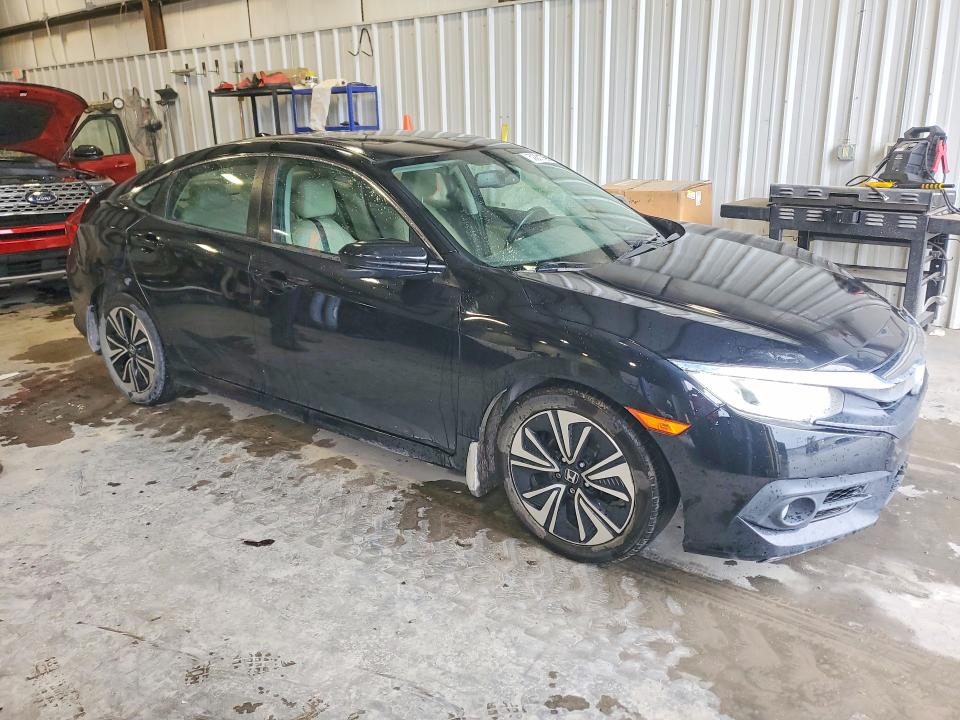 58831786 :رقم المزاد ، 19XFC1F76HE026519 vin ، 2017 Honda Civic مزاد بيع