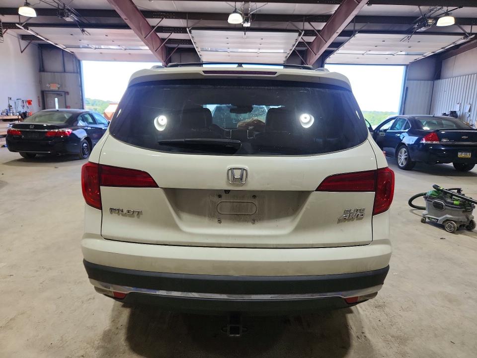 Продаж на аукціоні авто 2017 Honda Pilot, vin: 5FNYF6H03HB098043, номер лоту: 58645936