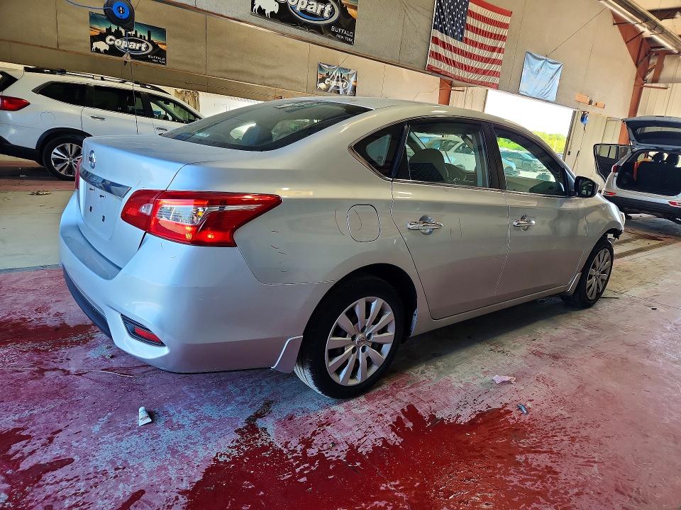 55868906 :رقم المزاد ، 3N1AB7AP2JY337041 vin ، 2018 Nissan Sentra مزاد بيع