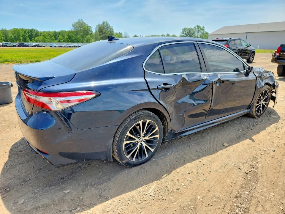 54632056 :رقم المزاد ، 4T1B11HK8KU701295 vin ، 2019 Toyota Camry مزاد بيع