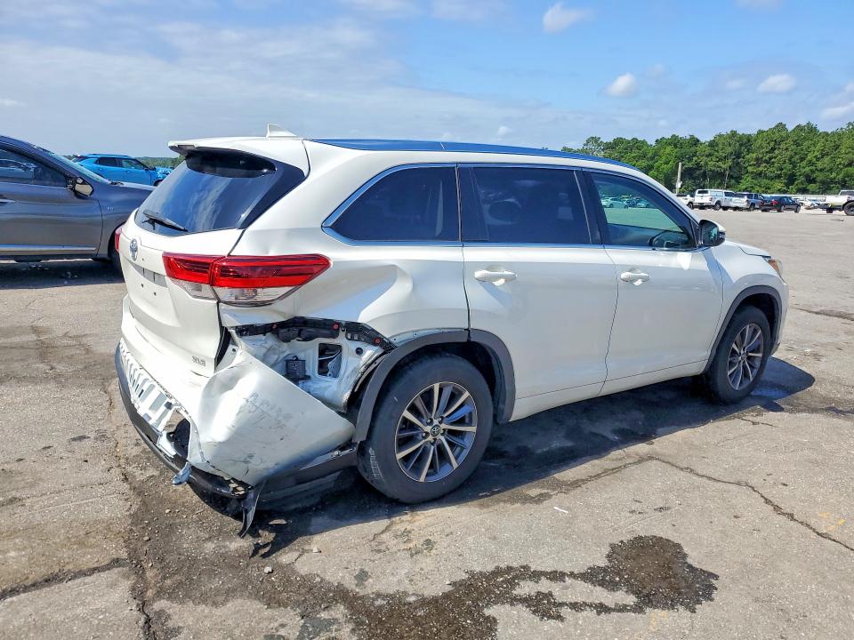 56167506 :رقم المزاد ، 5TDKZRFH6HS515397 vin ، 2017 Toyota Highlander مزاد بيع