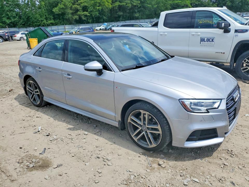 Продаж на аукціоні авто 2018 Audi A3, vin: WAUJ8GFF9J1040376, номер лоту: 56742666