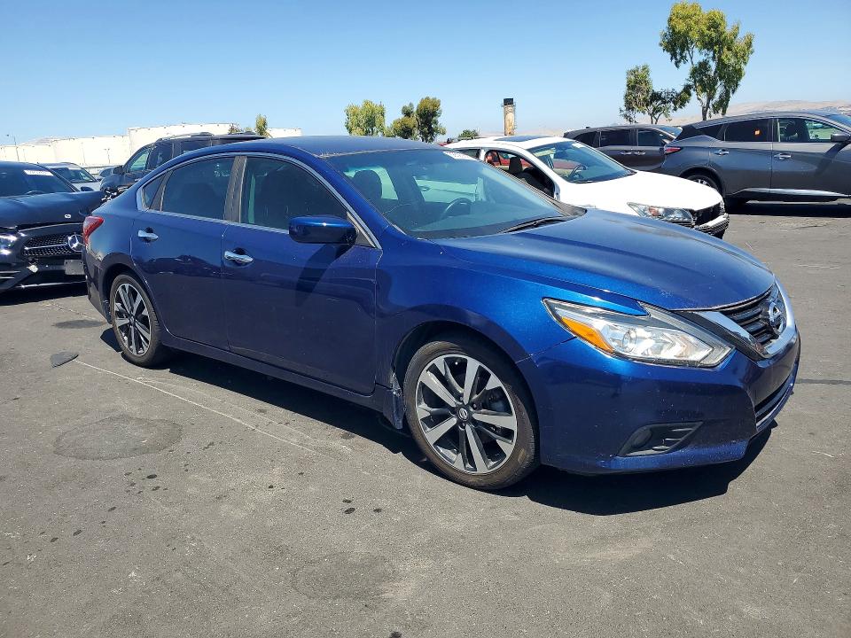 58590656 :رقم المزاد ، 1N4AL3AP3JC139974 vin ، 2018 Nissan Altima مزاد بيع