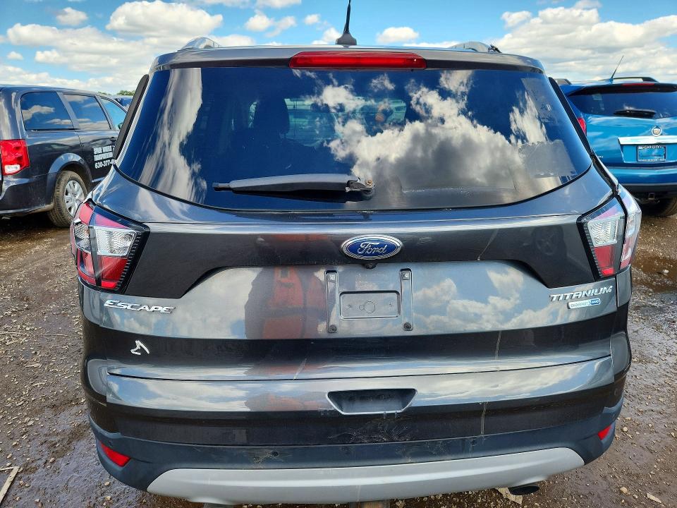 2018 Ford Escape მანქანა იყიდება აუქციონზე, vin: 1FMCU9J95JUD34890, აუქციონის ნომერი: 57895066