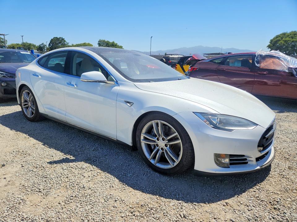 2013 Tesla Model S მანქანა იყიდება აუქციონზე, vin: 5YJSA1CN7DFP04531, აუქციონის ნომერი: 58428436