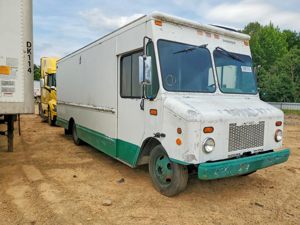 55881316 :رقم المزاد ، 5B4KP42U043395674 vin ، 2004 Workhorse Step Van مزاد بيع