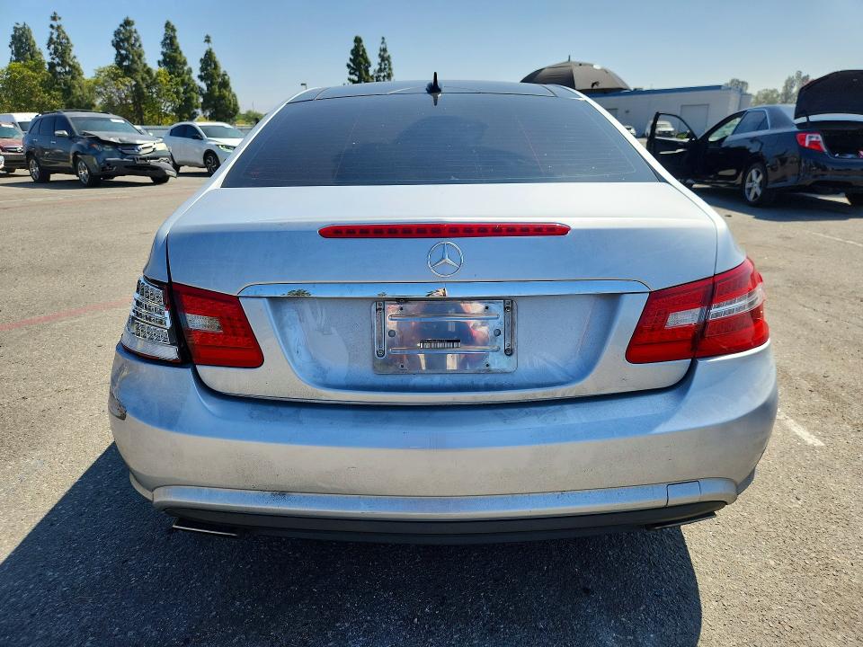 2010 Mercedes-benz E მანქანა იყიდება აუქციონზე, vin: WDDKJ7CB5AF021734, აუქციონის ნომერი: 57444736