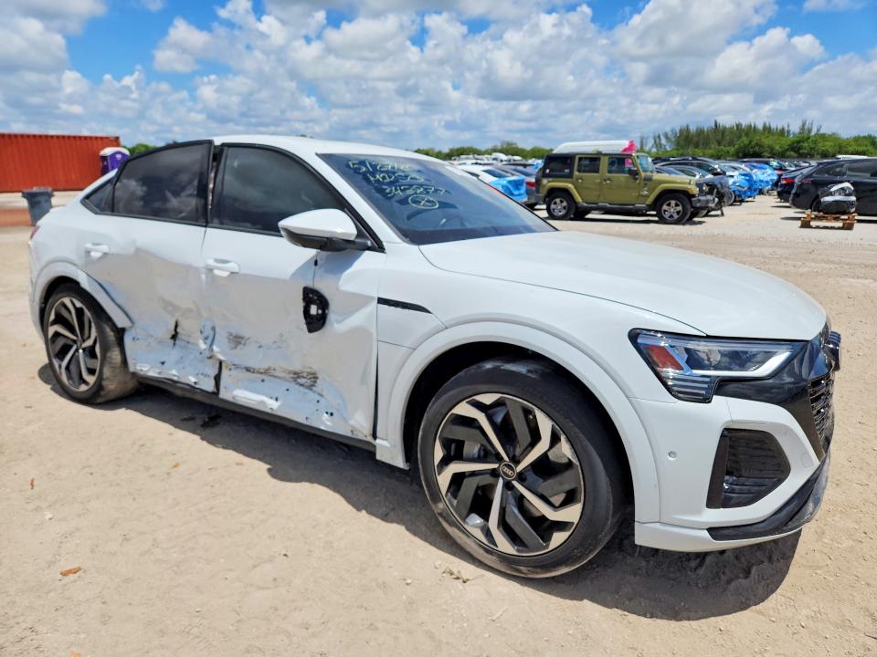 Aukcja sprzedaży 2024 Audi Q8 E-tron, vin: WA1CAAGE0RB062575, numer aukcji: 55833826
