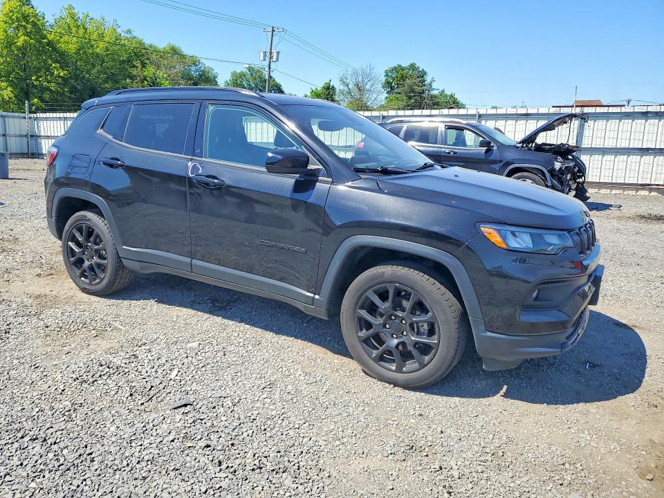 55795006 :رقم المزاد ، 3C4NJDBBXNT226226 vin ، 2022 Jeep Compass مزاد بيع