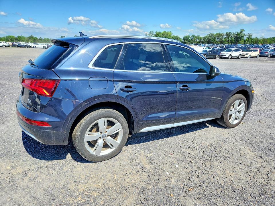 56784066 :رقم المزاد ، WA1BNAFY0J2114304 vin ، 2018 Audi Q5 مزاد بيع