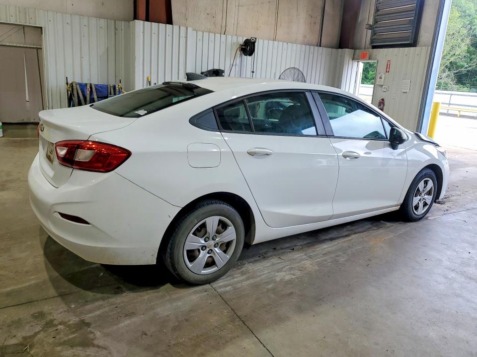 56719046 :رقم المزاد ، 1G1BC5SM8J7211638 vin ، 2018 Chevrolet Cruze مزاد بيع