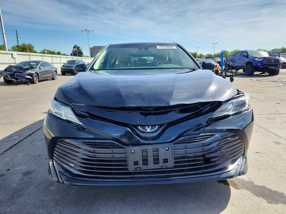 2018 Toyota Camry მანქანა იყიდება აუქციონზე, vin: 4T1B11HK8JU053374, აუქციონის ნომერი: 57919956