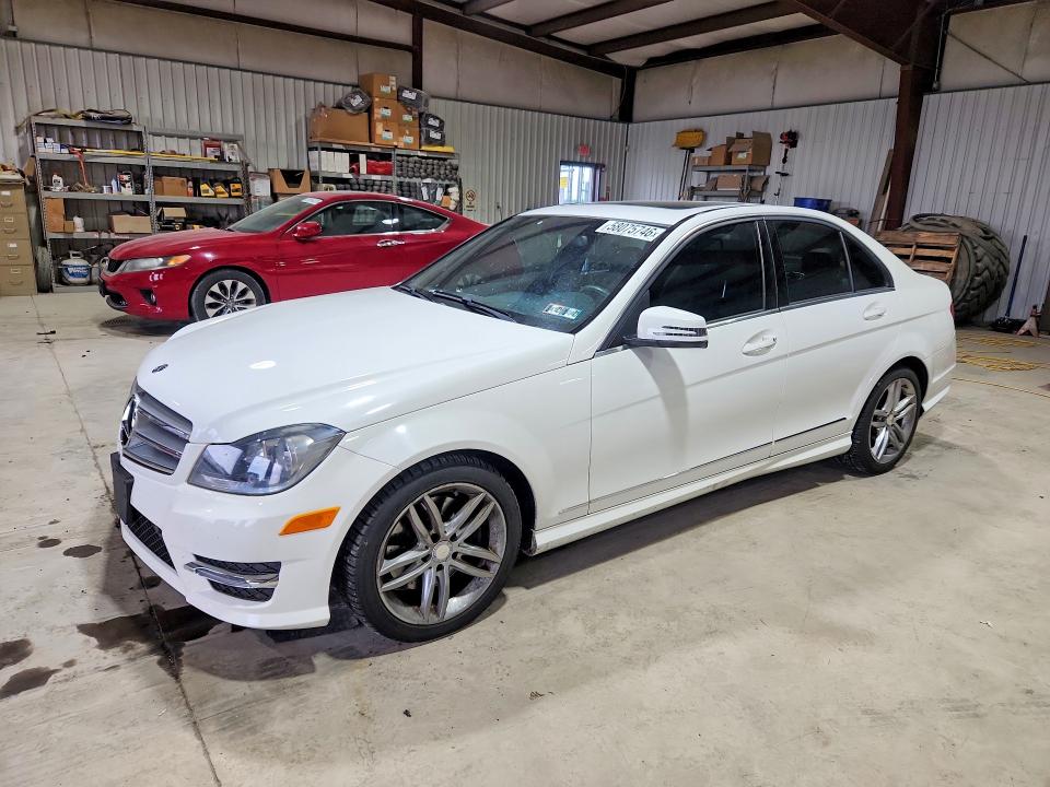 2013 Mercedes-benz C მანქანა იყიდება აუქციონზე, vin: WDDGF8AB4DR295607, აუქციონის ნომერი: 58075746