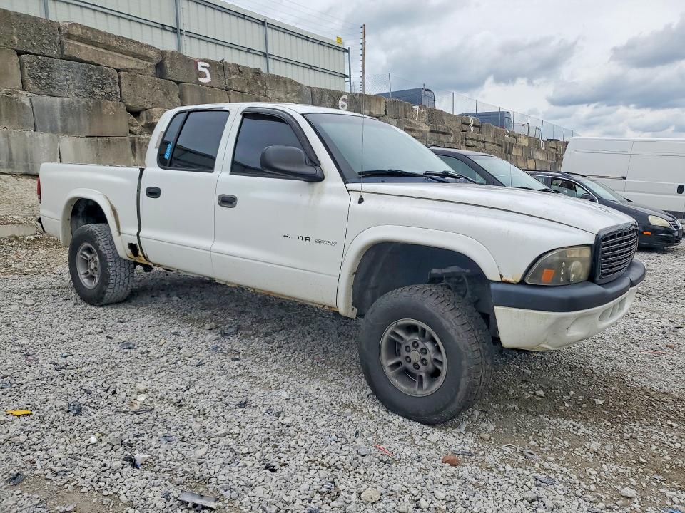 56761516 :رقم المزاد ، 1B7HG38NX2S702673 vin ، 2002 Dodge Dakota مزاد بيع