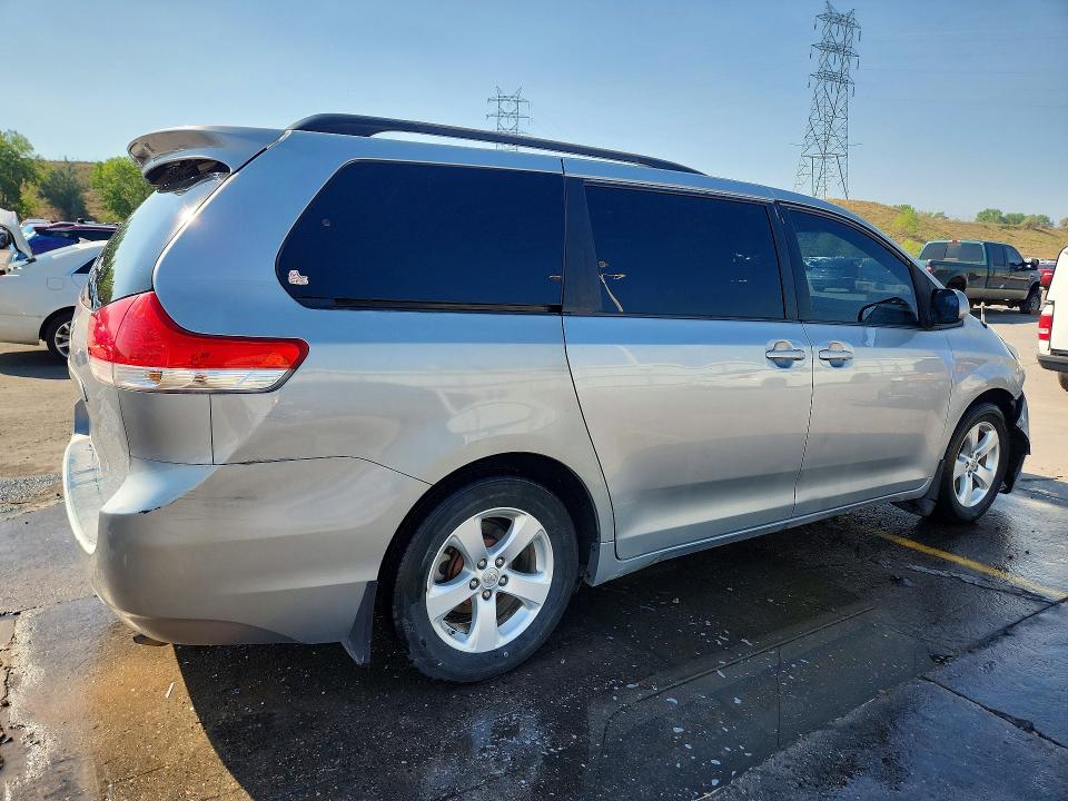 Продажа на аукционе авто 2013 Toyota Sienna, vin: 5TDKK3DC4DS370394, номер лота: 58967116