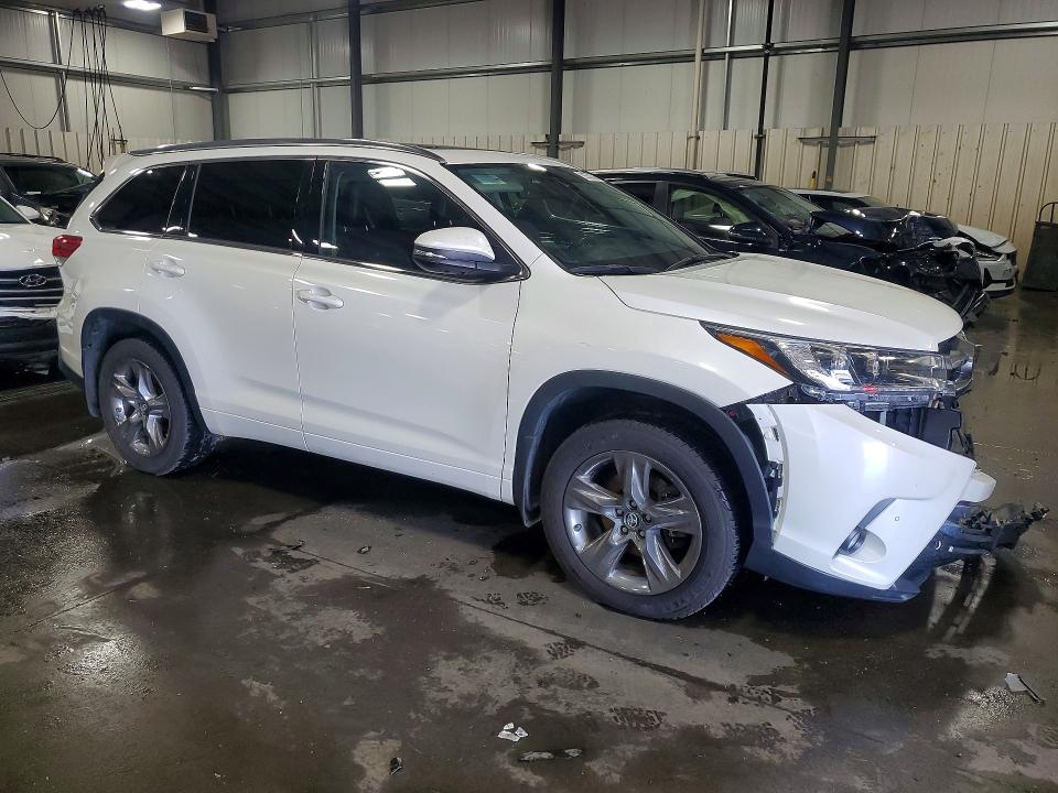2018 Toyota Highlander მანქანა იყიდება აუქციონზე, vin: 5TDDZRFH9JS831715, აუქციონის ნომერი: 55530356