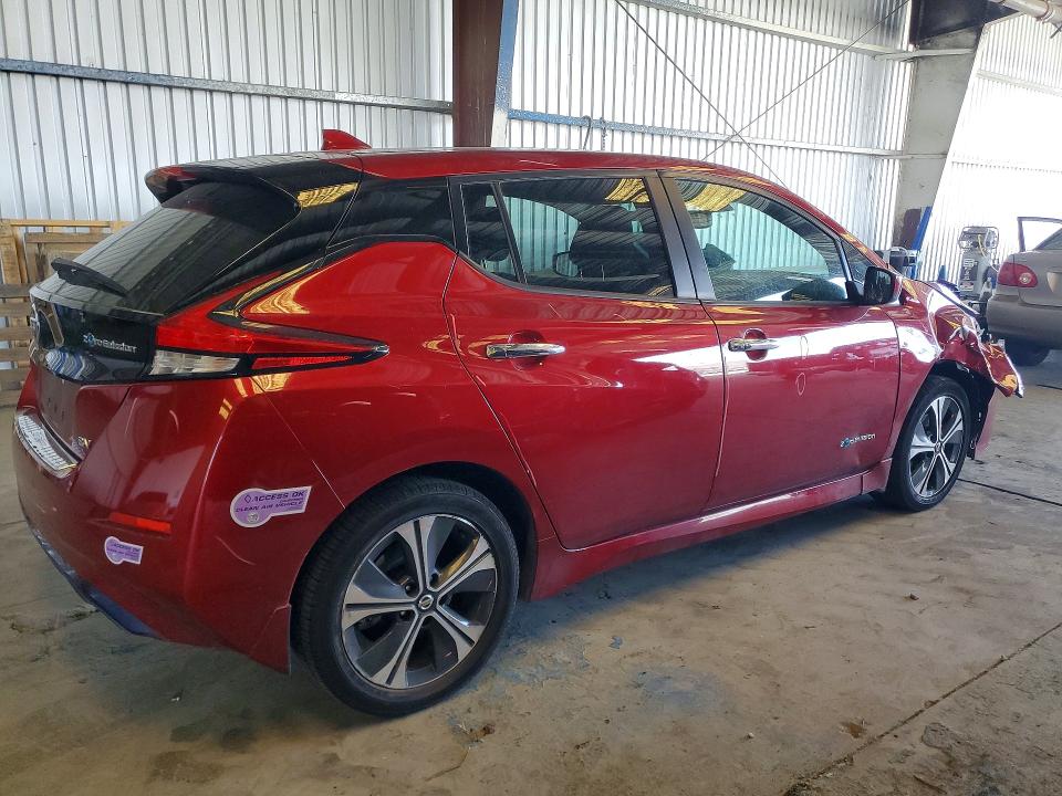 55533236 :رقم المزاد ، 1N4AZ1CP8JC305082 vin ، 2018 Nissan Leaf مزاد بيع