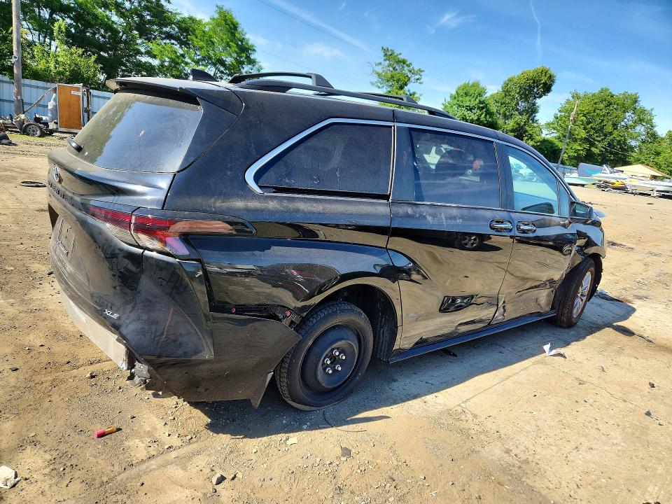 56105846 :رقم المزاد ، 5TDYRKEC1TS304575 vin ، 2026 Toyota Sienna مزاد بيع