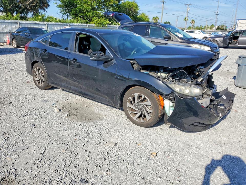 2018 Honda Civic მანქანა იყიდება აუქციონზე, vin: 2HGFC2F71JH597613, აუქციონის ნომერი: 57691606