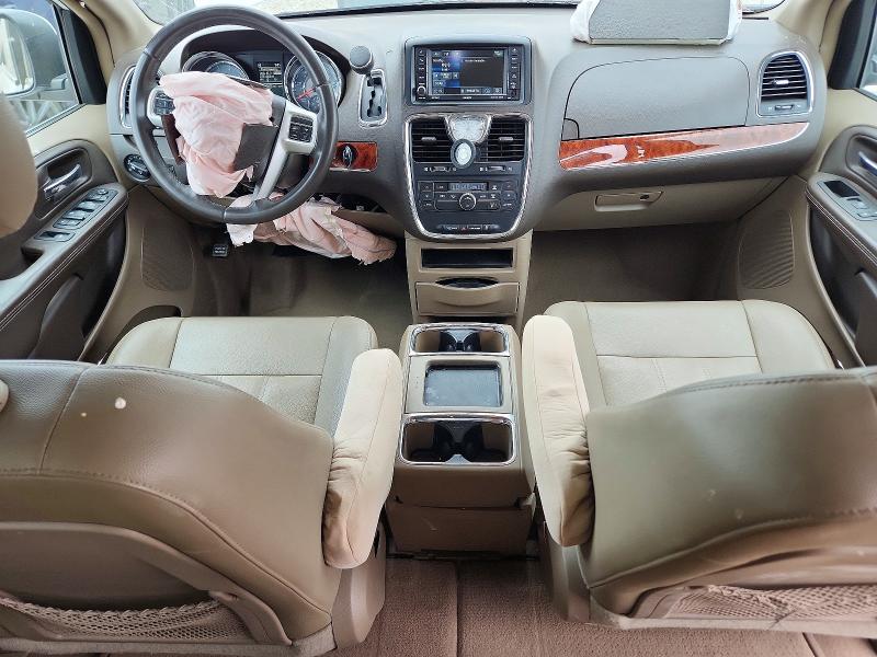 56145536 :رقم المزاد ، 2C4RC1BG8FR751490 vin ، 2015 Chrysler Town & Country مزاد بيع
