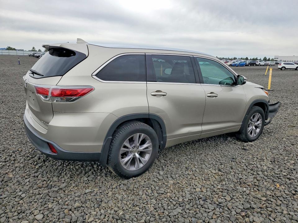 55936556 :رقم المزاد ، 5TDJKRFH0FS083130 vin ، 2015 Toyota Highlander مزاد بيع