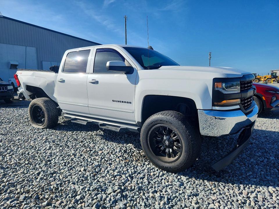 Продажа на аукционе авто 2018 Chevrolet Silverado, vin: 1GCUKREC0JF152085, номер лота: 57815156