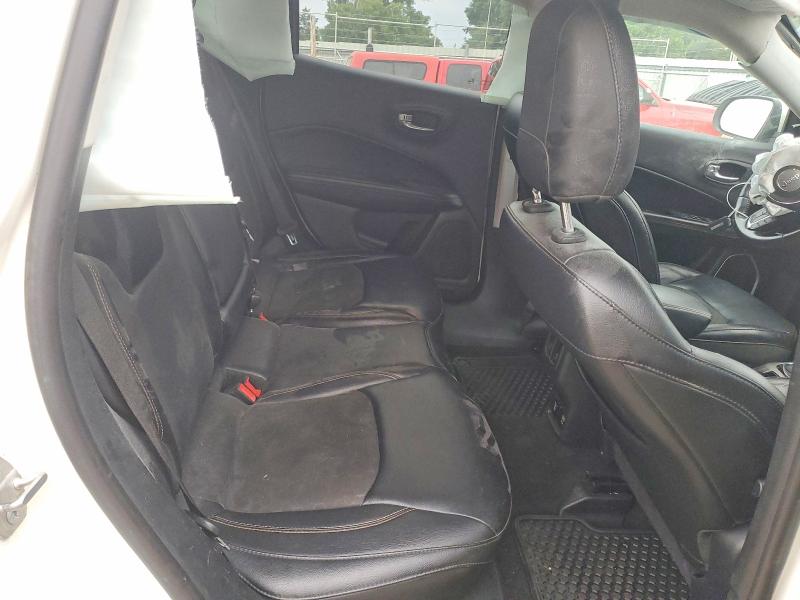 58534626 :رقم المزاد ، 3C4NJDBBXJT392367 vin ، 2018 Jeep Compass مزاد بيع