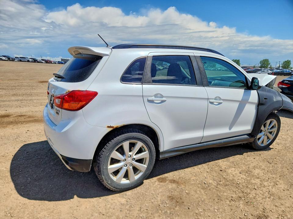 57593306 :رقم المزاد ، 4A4AJ4AU3FE602132 vin ، 2015 Mitsubishi Rvr مزاد بيع