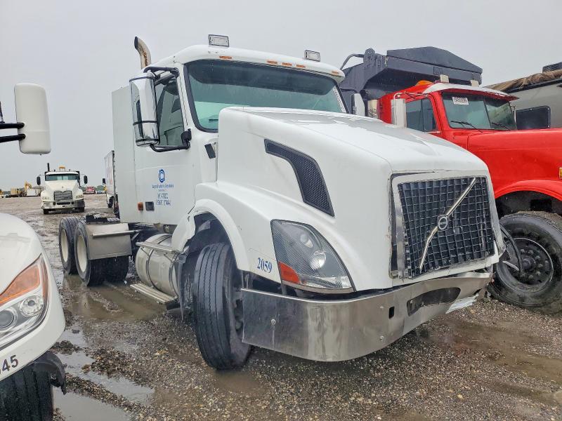 2007 Volvo Vnl მანქანა იყიდება აუქციონზე, vin: 4V4NC9GHX7N423781, აუქციონის ნომერი: 57200986