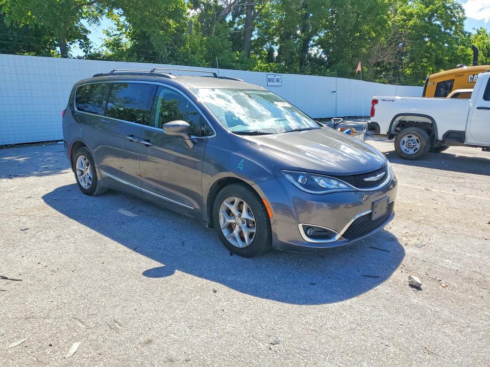 Продажа на аукционе авто 2017 Chrysler Pacifica, vin: 2C4RC1BGXHR676262, номер лота: 57188666
