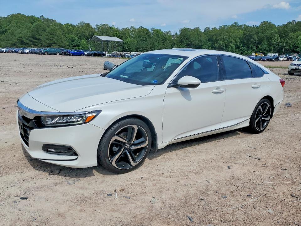 Продаж на аукціоні авто 2018 Honda Accord, vin: 1HGCV1F56JA106019, номер лоту: 57060386