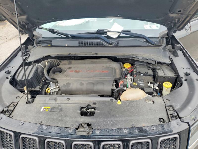 55832306 :رقم المزاد ، 3C4NJDDB2JT115418 vin ، 2018 Jeep Compass مزاد بيع