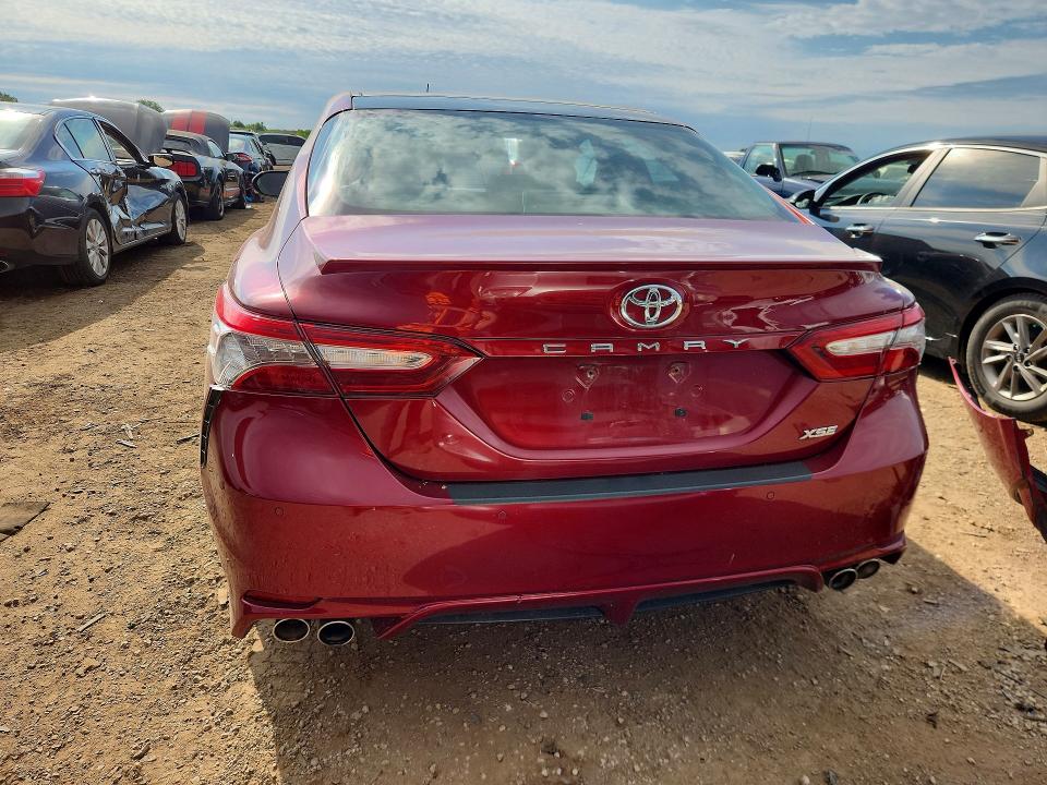 Продажа на аукционе авто 2018 Toyota Camry, vin: 4T1B61HK4JU649597, номер лота: 58208216