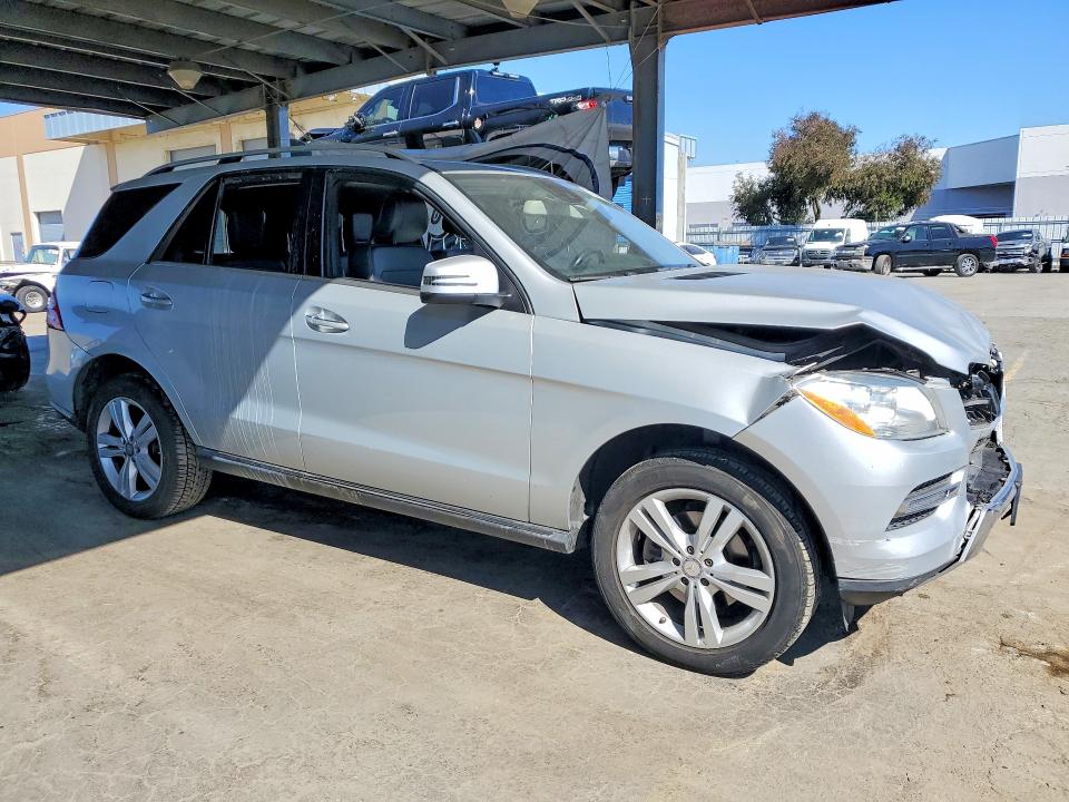 2015 Mercedes-benz Ml მანქანა იყიდება აუქციონზე, vin: 4JGDA5HB8FA484970, აუქციონის ნომერი: 57387956