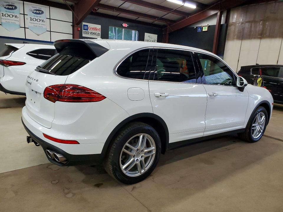 58078006 :رقم المزاد ، WP1AB2A22FLA57445 vin ، 2015 Porsche Cayenne مزاد بيع