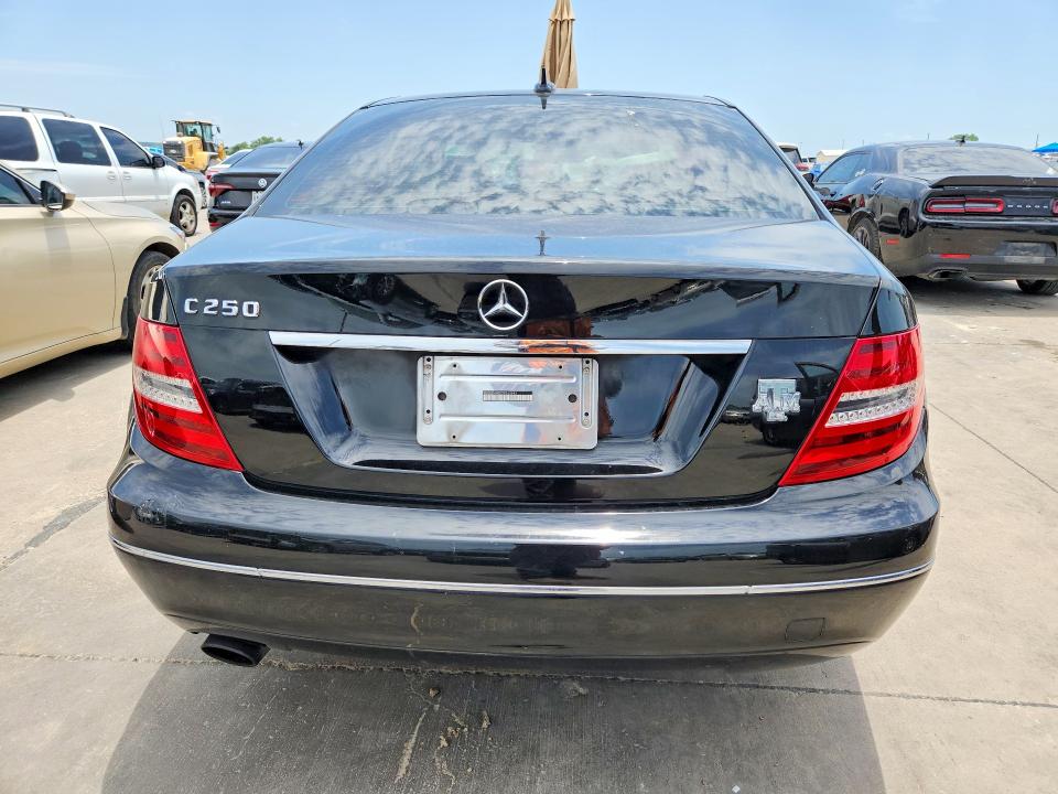 Продаж на аукціоні авто 2013 Mercedes-benz C, vin: WDDGF4HB5DR263683, номер лоту: 58829876
