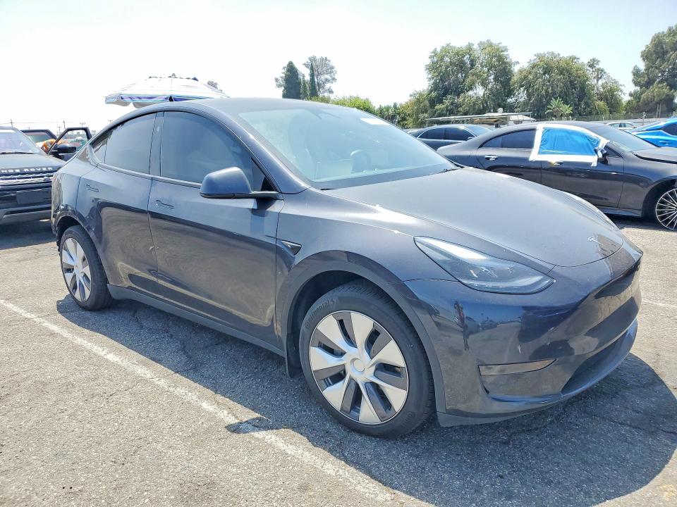 55795076 :رقم المزاد ، 7SAYGDED3RF093504 vin ، 2024 Tesla Model Y مزاد بيع