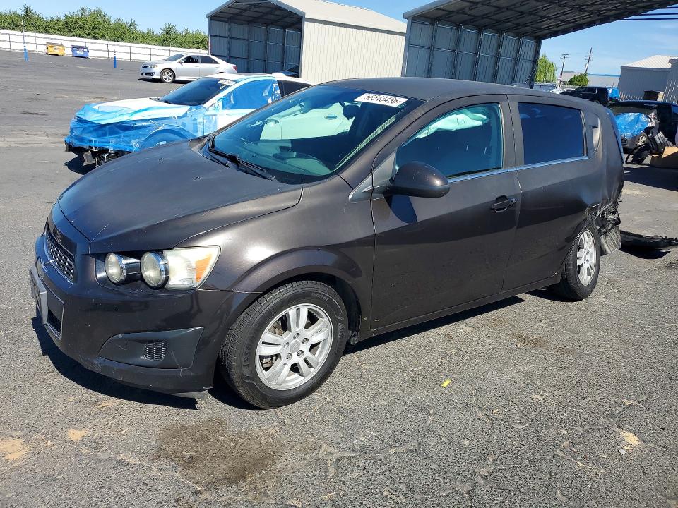 56543436 :رقم المزاد ، 1G1JC6SH2F4121639 vin ، 2015 Chevrolet Sonic مزاد بيع