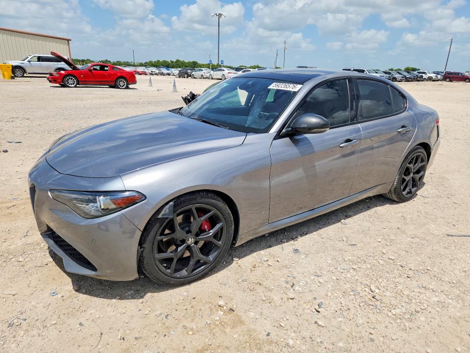 59226576 :رقم المزاد ، ZARFAMBN3L7626697 vin ، 2020 Alfa Romeo Giulia مزاد بيع