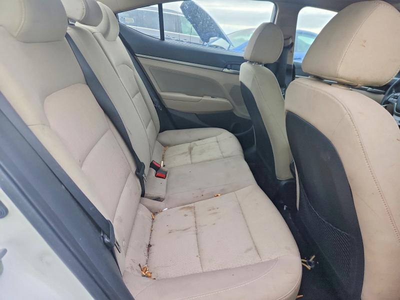 55552726 :رقم المزاد ، 5NPD84LF4HH015598 vin ، 2017 Hyundai Elantra مزاد بيع