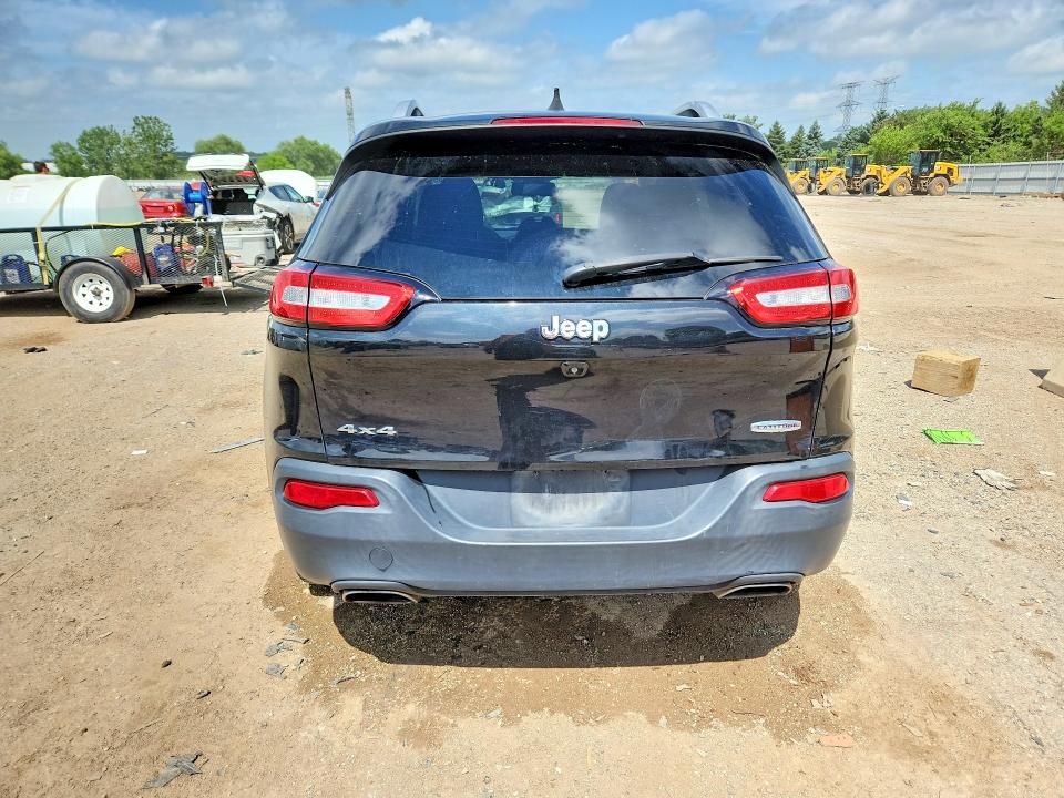 58532696 :رقم المزاد ، 1C4PJMCS1GW111485 vin ، 2016 Jeep Cherokee مزاد بيع