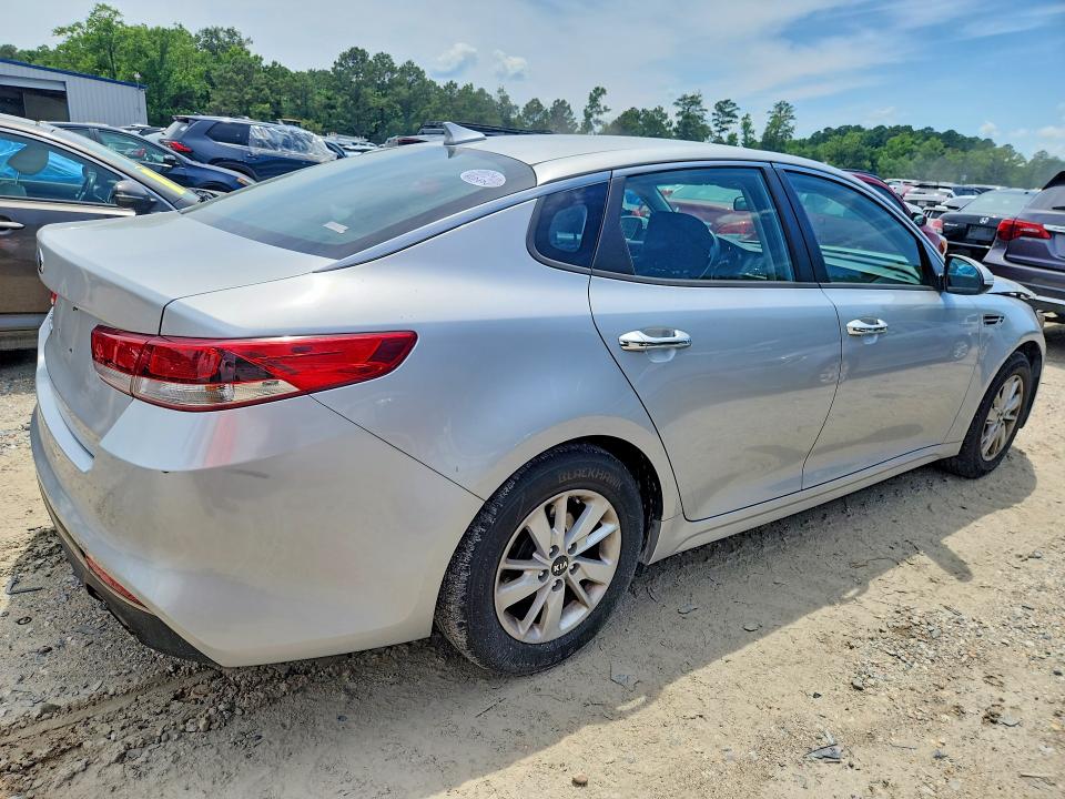 2017 Kia Optima მანქანა იყიდება აუქციონზე, vin: KNAGT4L39H5176396, აუქციონის ნომერი: 58031526