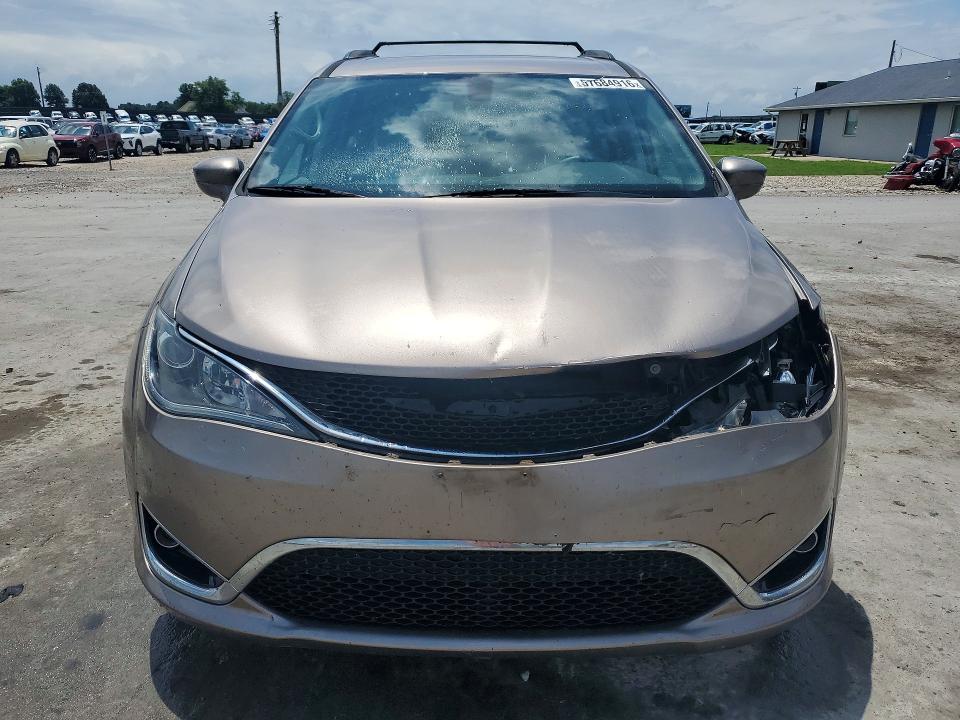 Продаж на аукціоні авто 2017 Chrysler Pacifica, vin: 2C4RC1BGXHR675645, номер лоту: 57684916