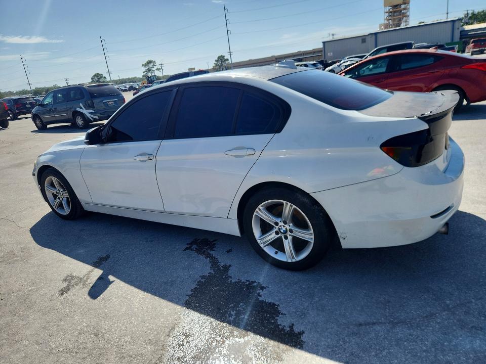 58703496 :رقم المزاد ، WBA3B1C55FP830975 vin ، 2015 Bmw 320 مزاد بيع