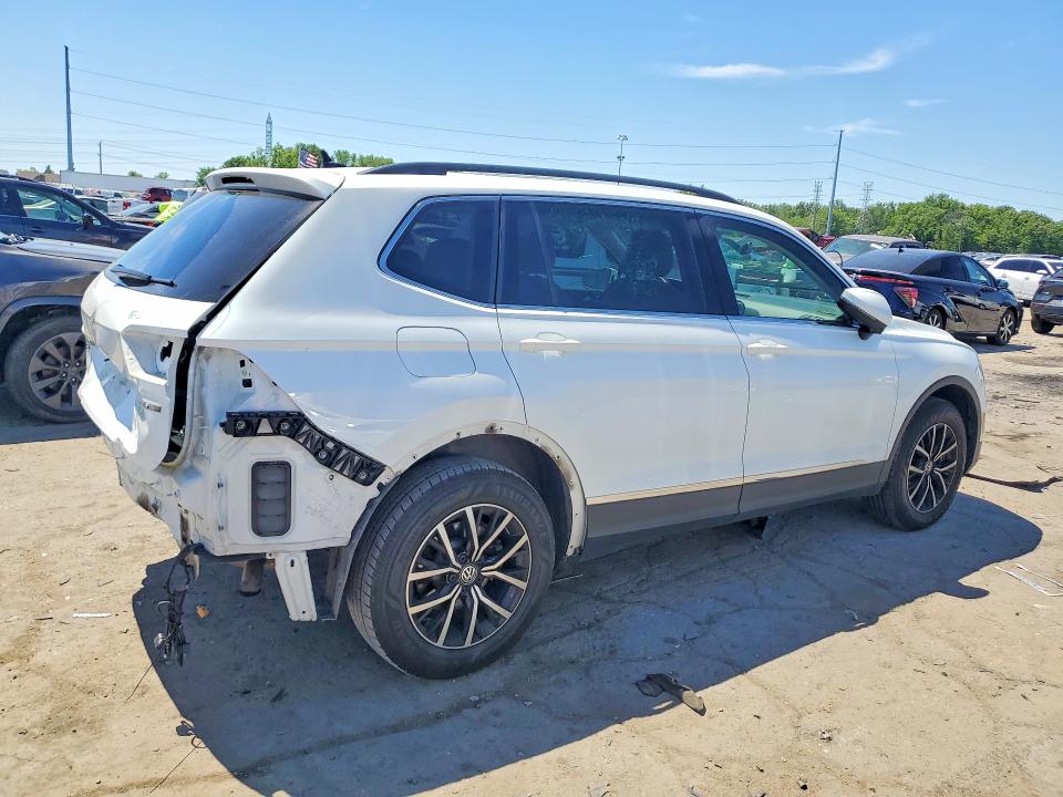 55601716 :رقم المزاد ، 3VV2B7AX9MM020999 vin ، 2021 Volkswagen Tiguan مزاد بيع