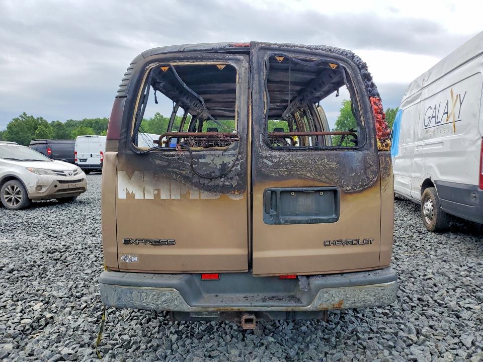 58211976 :رقم المزاد ، 1GAHG39RX11173966 vin ، 2001 Chevrolet Express G3500 مزاد بيع