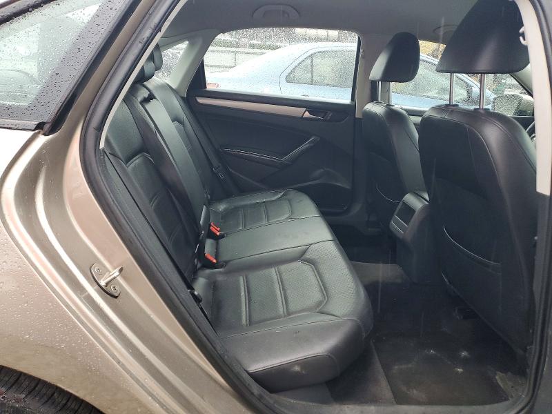 57904116 :رقم المزاد ، 1VWAT7A36FC016575 vin ، 2015 Volkswagen Passat مزاد بيع