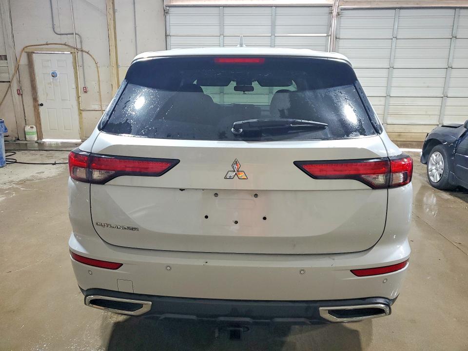 85630475 :رقم المزاد ، JA4J3TA8XNZ040827 vin ، 2022 Mitsubishi Outlander مزاد بيع